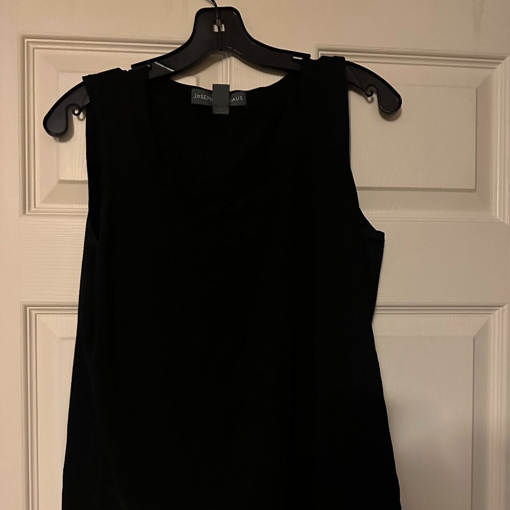 Black Tee